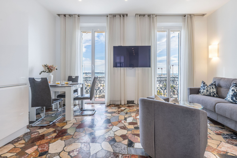 Room 4, 2 Chambres-balcon-vue Mer-felix Faure A2b231, Alpes-Maritimes