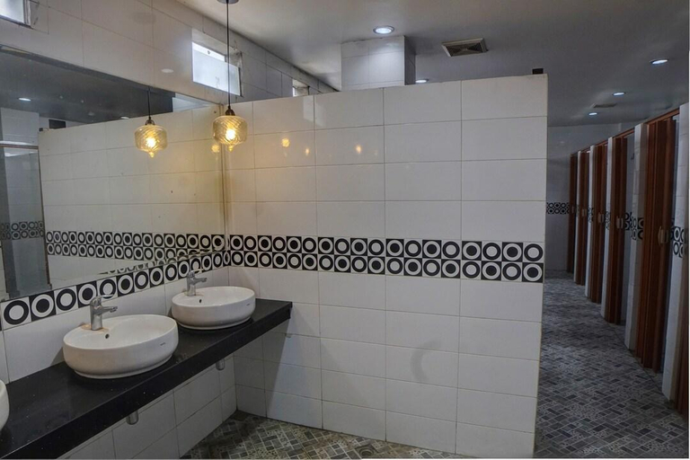 Bathroom 4, Hotel O Finest House Near Amplas Bus Terminal, Medan