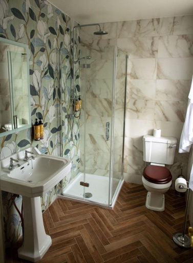Bathroom, Hill House Cashel
