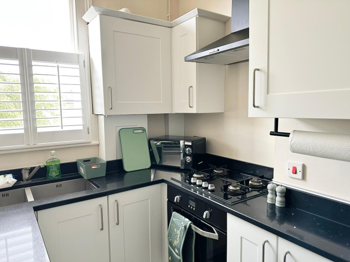 Others 3, Wimbledon Area Apartment, London