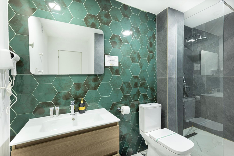 Bathroom 4, Hotel City Break, Galati