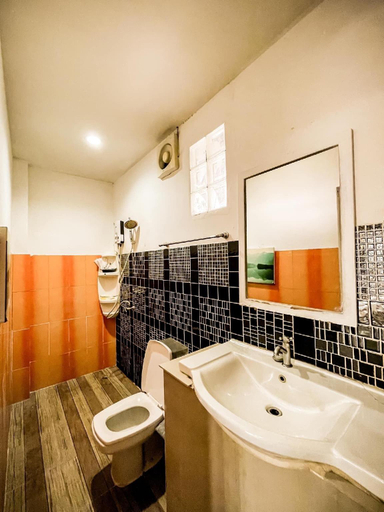 Bathroom 3, The Light House Resort Kohlarn, Pattaya