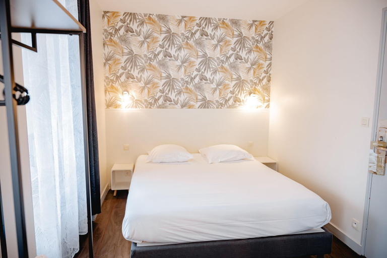 Bedroom 2, Brit Hotel L'Arrivée Guingamp, Côtes-d'Armor