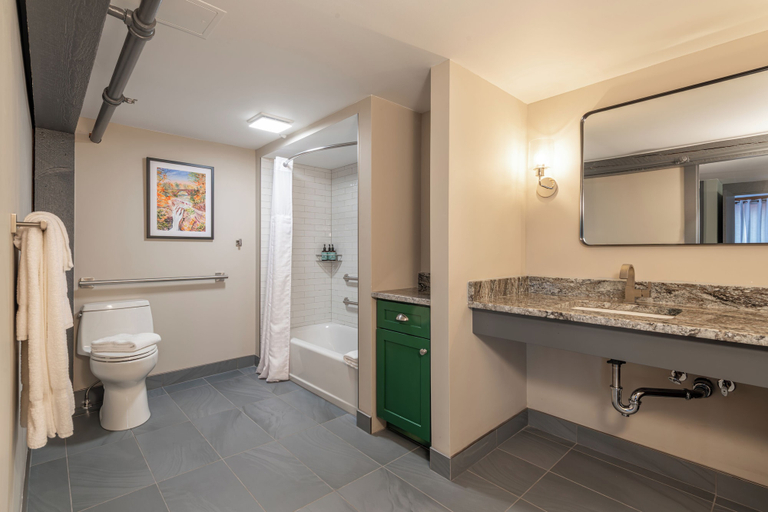 Bathroom 4, La Tourelle Inn & Spa, Tompkins
