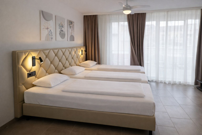 Bedroom 3, Bayers Boardinghouse & Hotel, München
