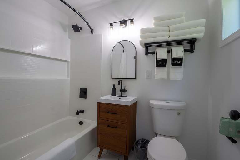Bathroom 5, The Inn at Shady Pines, Mackinac
