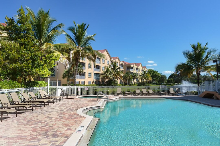 Sport & Beauty, Bella Lago 241 by Distinctive Beach Rentals, Lee