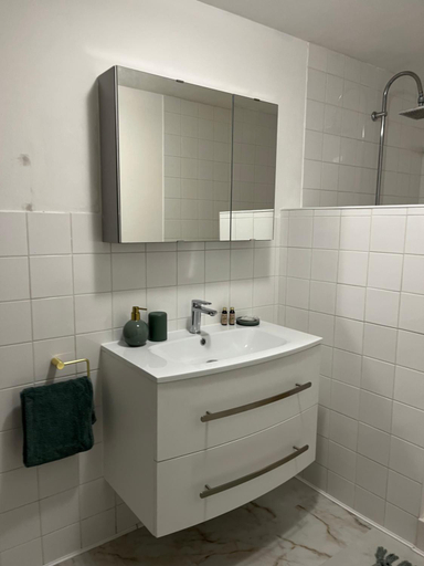 Bathroom 2, La Grange bnb, Charente