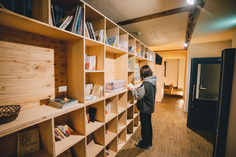 Others 4, Tug-B Bar&Hostel, Otaru