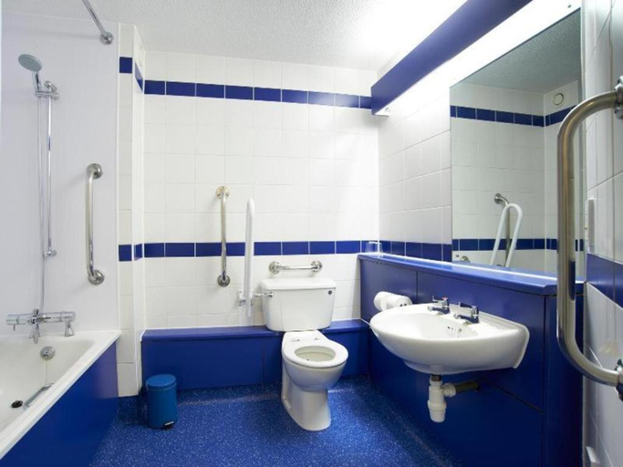 Bathroom, Travelodge Ipswich Capel St Mary, Suffolk