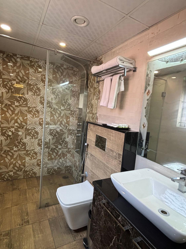 Bathroom 3, Hotel White Rock, Bangalore