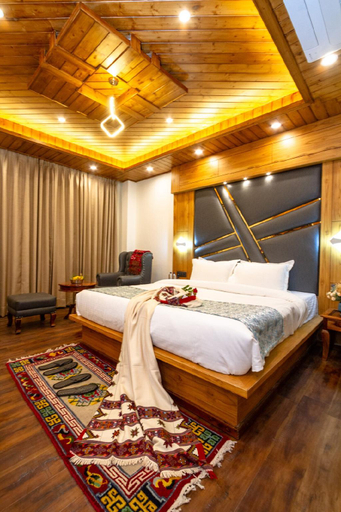 Bedroom 2, Jannat Resort & Spa, Kullu