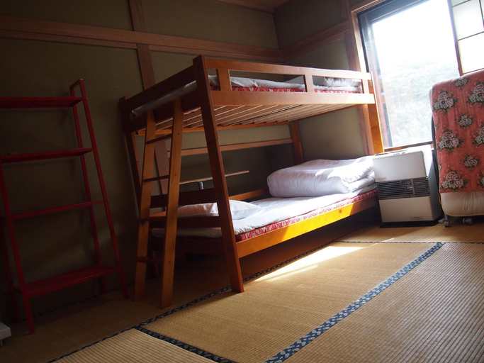 Bedroom 4, Hutte Jil Shirakabako, Nagawa