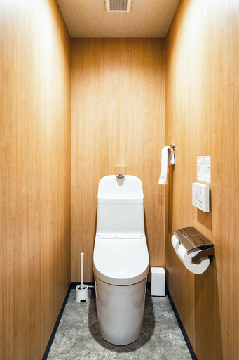 Bathroom 5, Section L Kuramae, Taitō