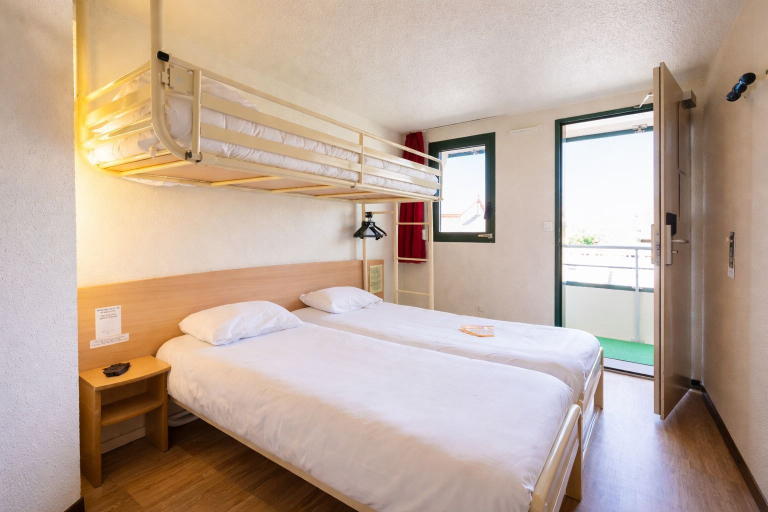 Bedroom 3, Premiere Classe Clermont Ferrand Nord, Puy-de-Dôme