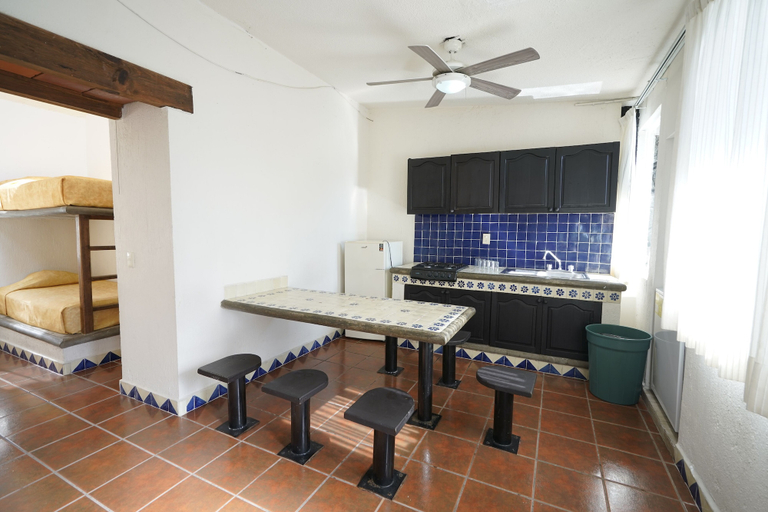 Private kitchen, Centro Vacacional Oaxtepec, Tlayacapan