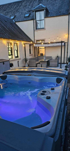 Sport & Beauty 2, Antfield Guest house, Highland