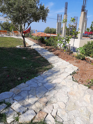 Others 5, Tophill Apartments, Sarandës