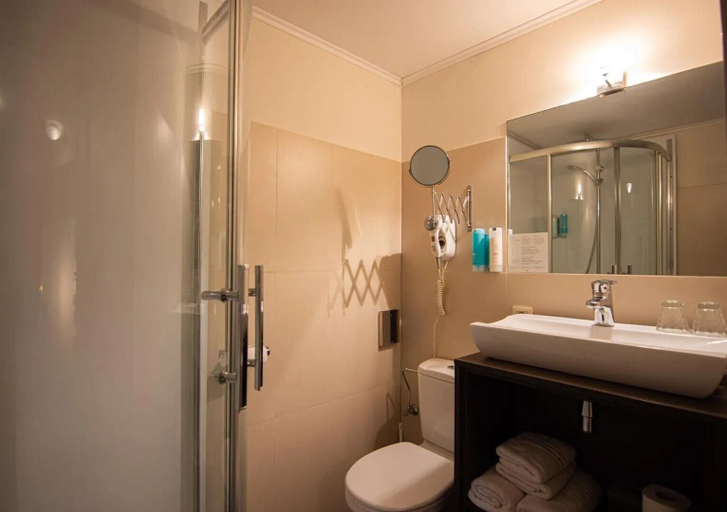 Bathroom 2, Hotel Brasserie de Klok, Limburg