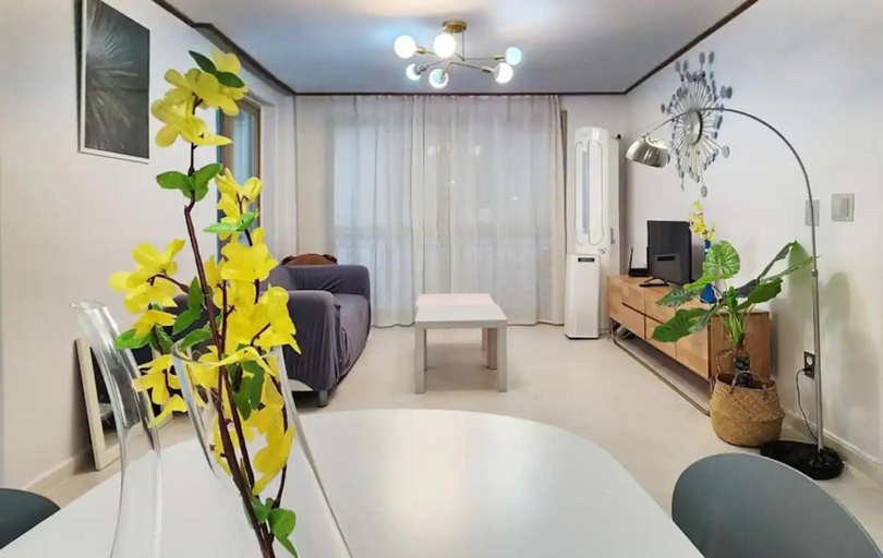 Others 5, 마이리틀 White Linen House, Mapo
