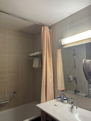 Bathroom 5, Hotel Elais, Pointe Noire