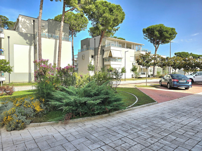 Property grounds 3, Perla Resort, Durrësit