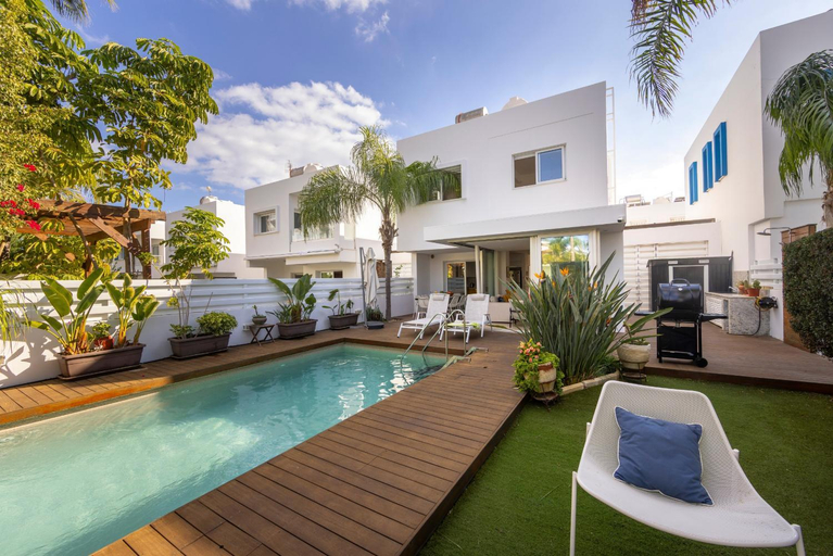 Swimming pool 5, Protaras Seaside Villa Narcissos 2