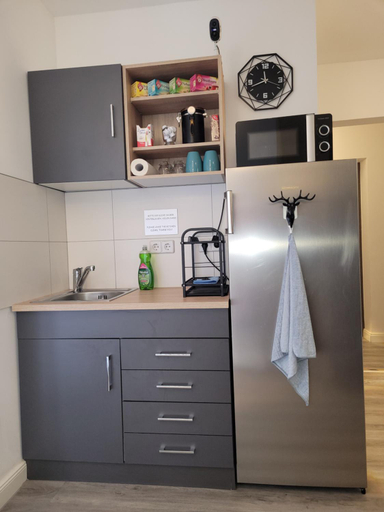 Others 3, Airbnb, Doppelzimmer, direkt an der A2 & A14, 24 Stunden Check-In, Parkplatz, ruhig, Börde