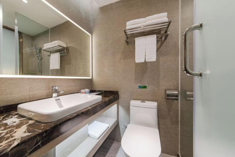 Bathroom 4, Airport Grand Hotel, Zhuhai