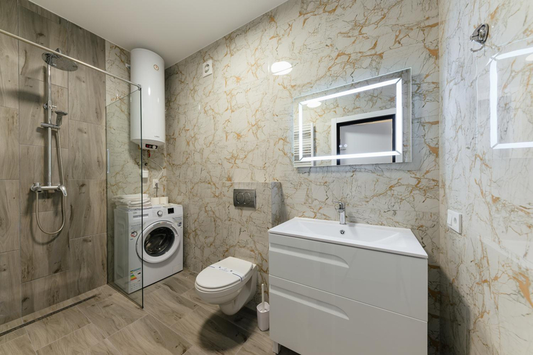 Bathroom 2, EVURI Apartments Laborca, Uzhhorods'ka