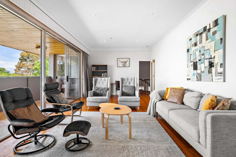 Living room 2, Spacious 5-bed Home With Pool in Glen Iris, Melbourne