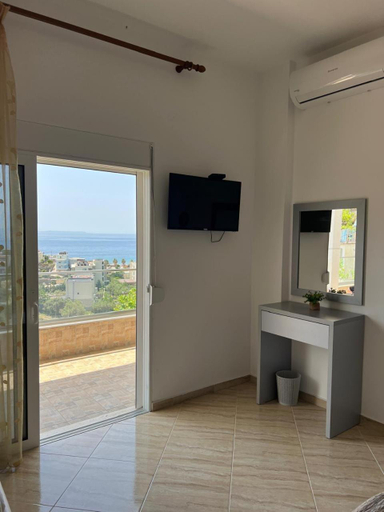 Others 5, Vila Alexandros, Vlorës