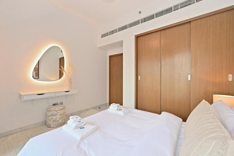 Room 5, Bloomfields Sleek 1BR in Azizi Mirage 1, Dubai