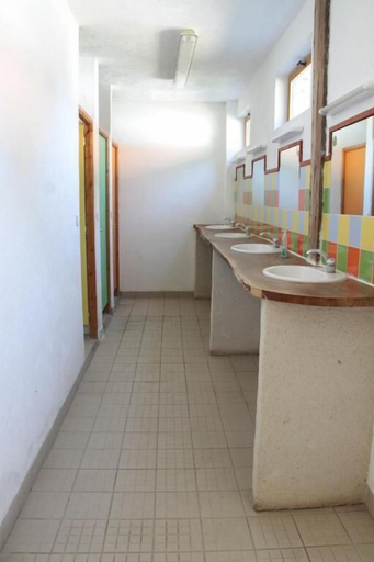 Bathroom 3, Chez Tombivouac, Oise