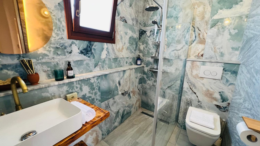 Bathroom, First Eco-Villa