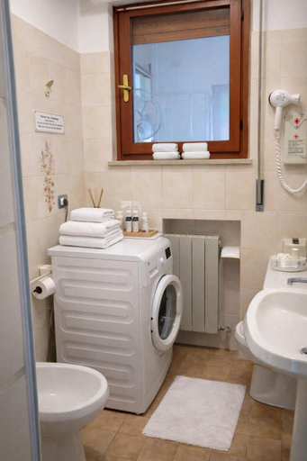 Bathroom 3, Claudia Residence, Teramo