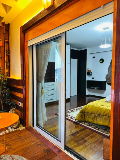2, Eye Luxury Penthouse & apartment, Sarandës