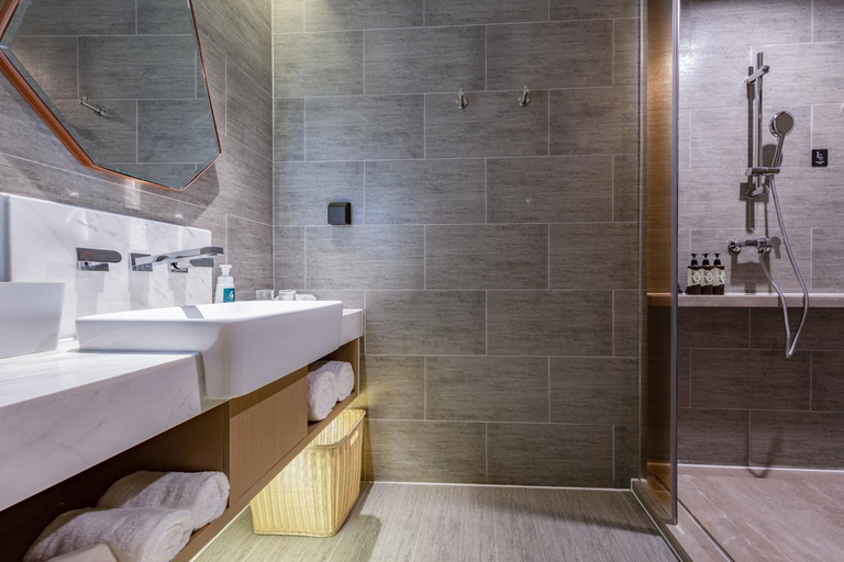 Bathroom 4, Atour Hotel Qingdao May Fourth Square The Third Beach, Qingdao