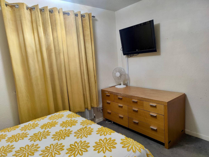 Shared lounge/TV area