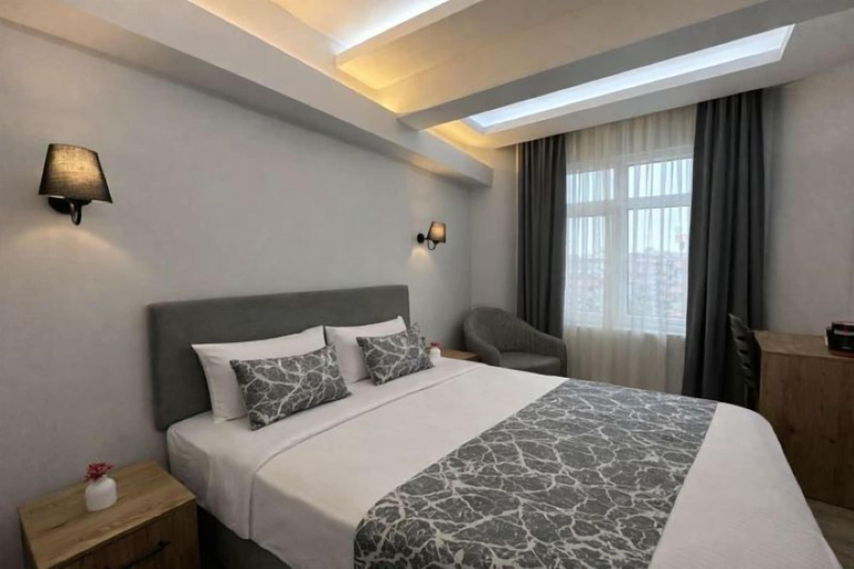 Bedroom 3, Medi Hotel, Merkez