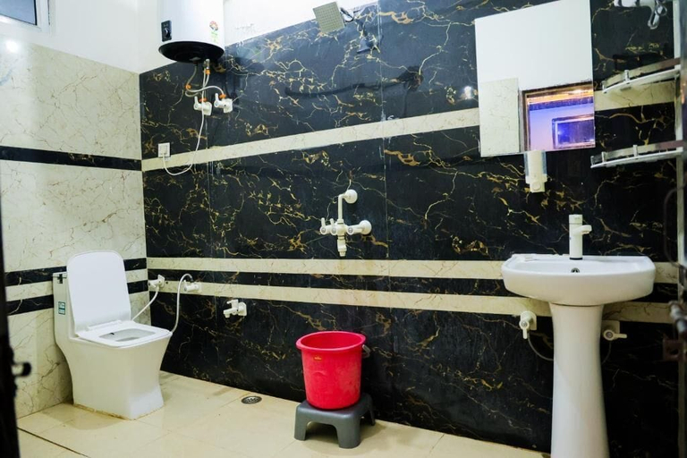 Bathroom 2, Hotel Luxury Palace Vrindavan, Mathura