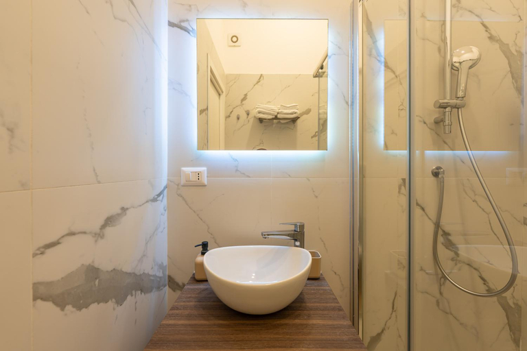 Bathroom 4, Blu Parthenope Suites, Napoli