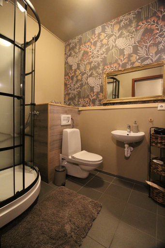 Bathroom 4, Nupan Deluxe, Reykjanesbær
