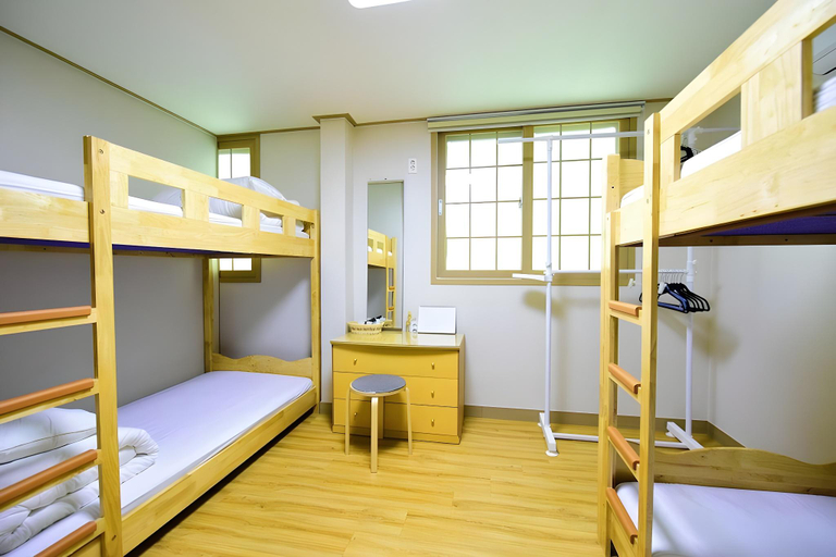 Bedroom 4, Ganderak Guest House, Jeju