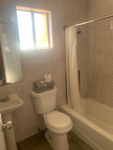 Bathroom, Hotel Maripina, Juárez