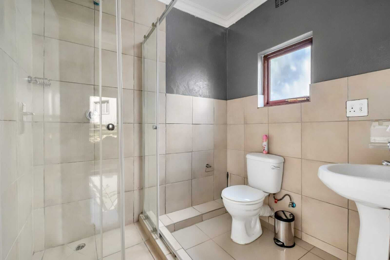 Room 5, Zinziluxe Guesthouse, City of Johannesburg