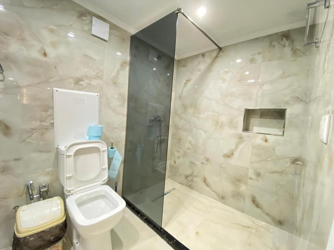 Bathroom 2, E&E Apartments, Durrësit