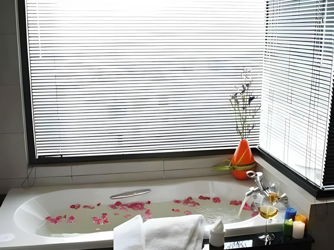 Bathroom 4, The Sez Hotel Bangsaen, Muang Chon Buri