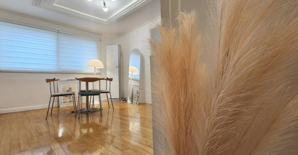 Others 3, 핑크 White Linen House,3br, Mapo