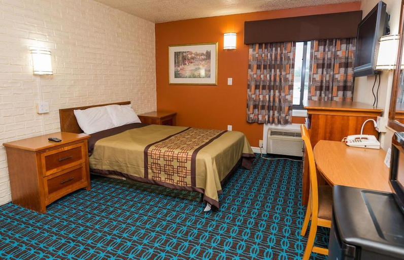 Bedroom 4, Cambridge Inn, Dorchester